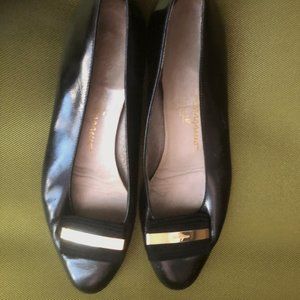 Salvatore Ferragamo black pumps size 5B